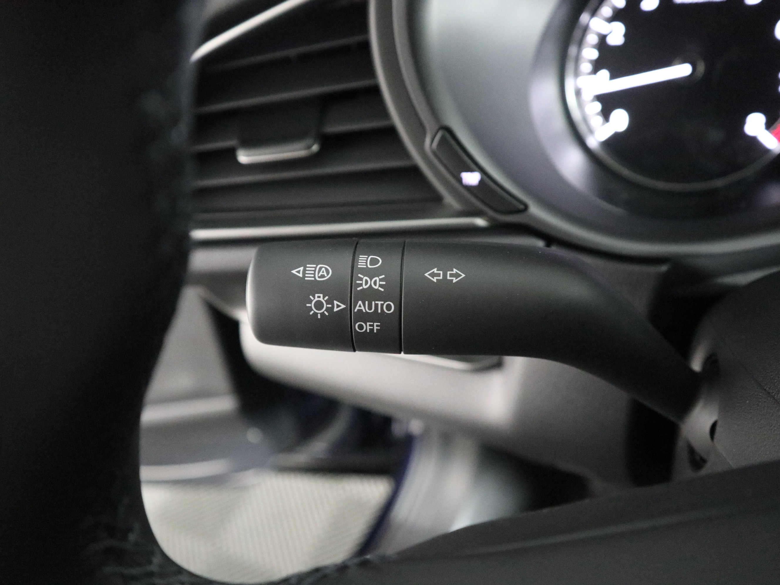 New 2026 MAZDA CX-30 AWD 2.5 S w/ Select Sport Pkg image 22