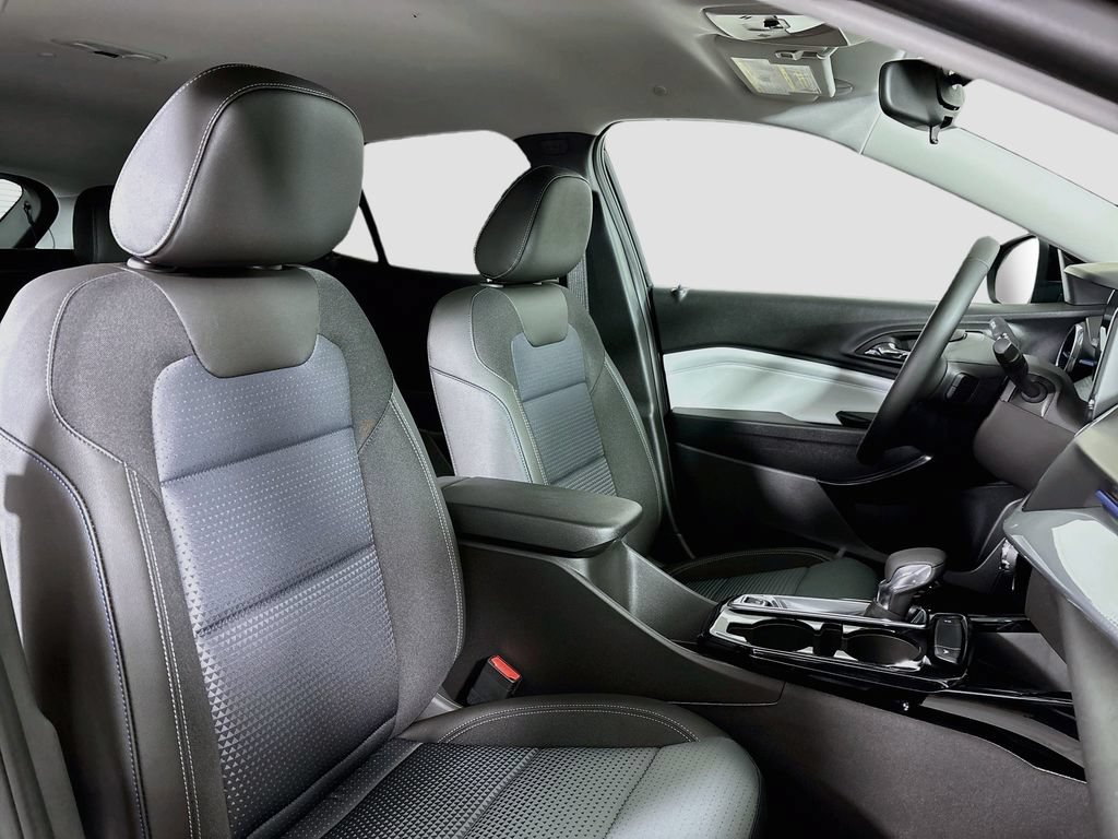 New 2026 Chevrolet Trax LT w/ Driver Confidence Package FWD image 26