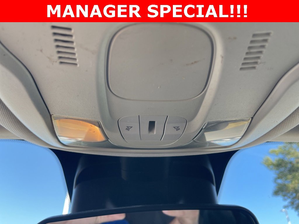 Used 2016 Jeep Renegade Latitude w/ Cold Weather Group image 28