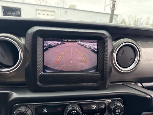 Used 2019 Jeep Wrangler Unlimited Sahara AWD/4WD image 23