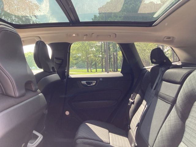 Used 2023 Volvo XC60 B5 Core image 21