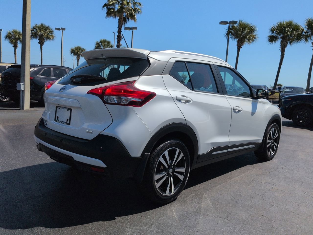 Used 2020 Nissan Kicks SR w/ SR Premium Package image 4