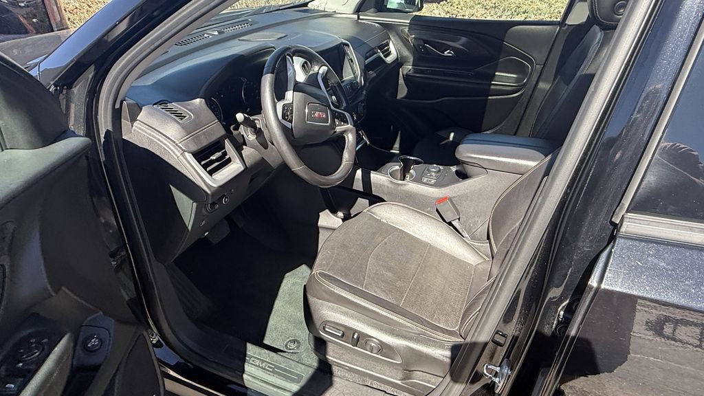 Used 2021 GMC Terrain SLT w/ Infotainment Package II image 3
