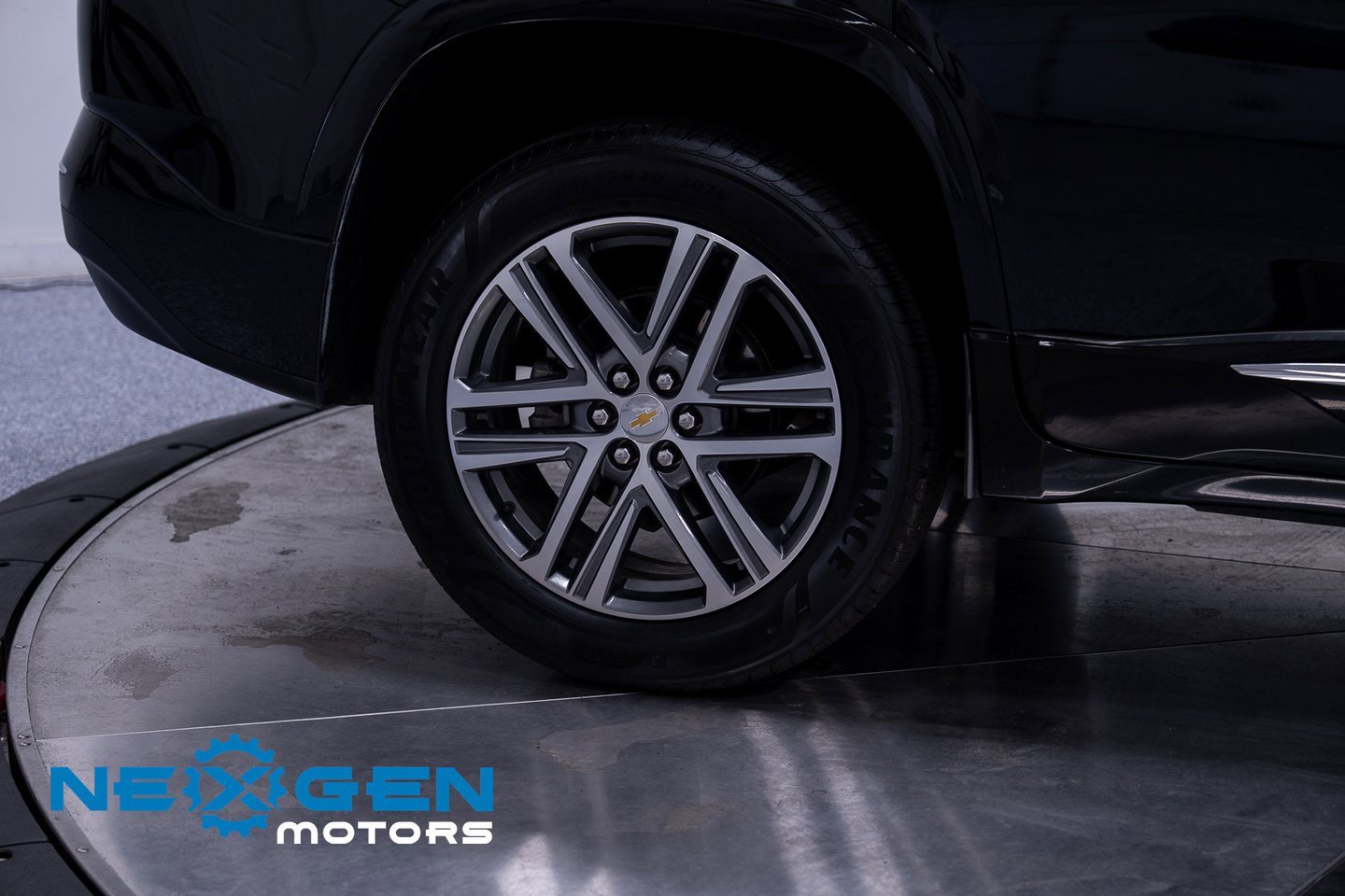 Used 2023 Chevrolet Traverse High Country image 59