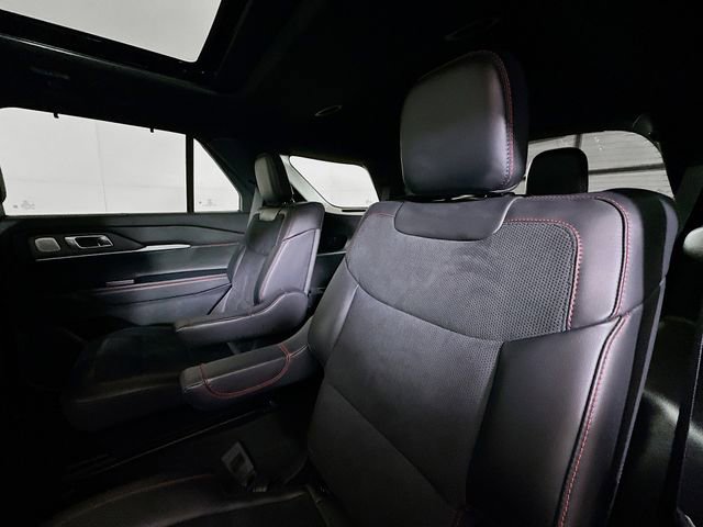 Used 2025 Ford Explorer ST image 26