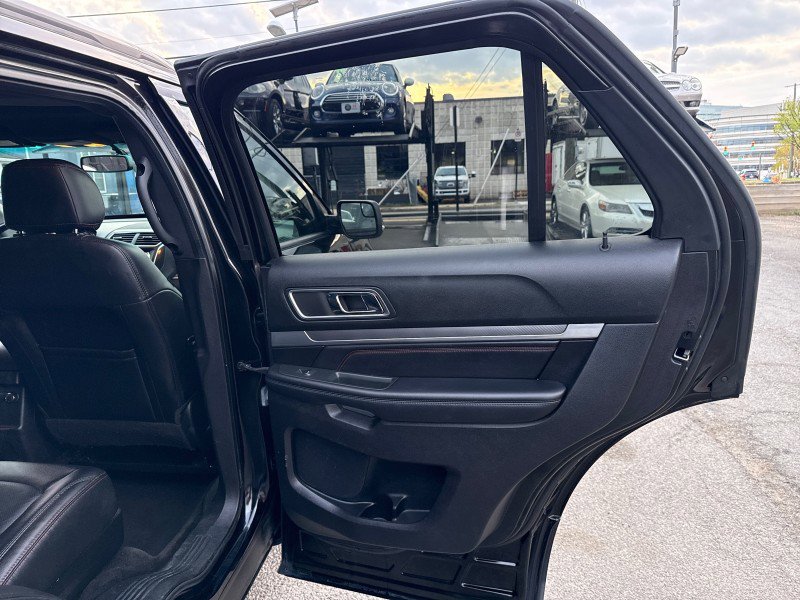 Used 2017 Ford Explorer Sport image 13
