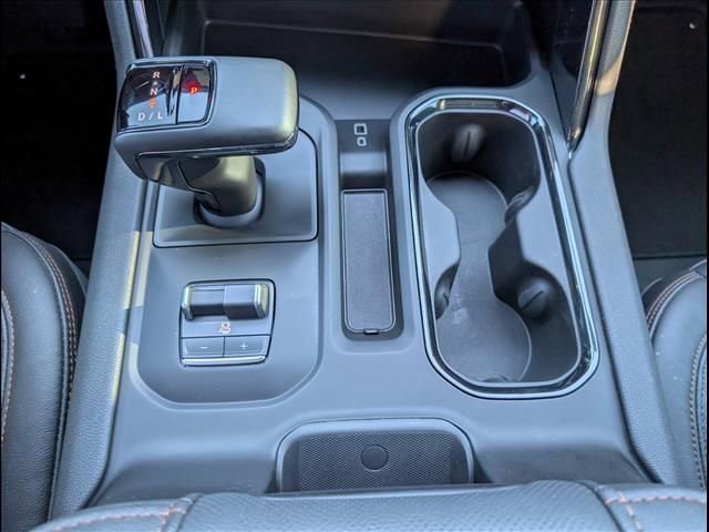 Used 2025 GMC Sierra 1500 AT4 w/ AT4 Premium Package AWD/4WD image 10