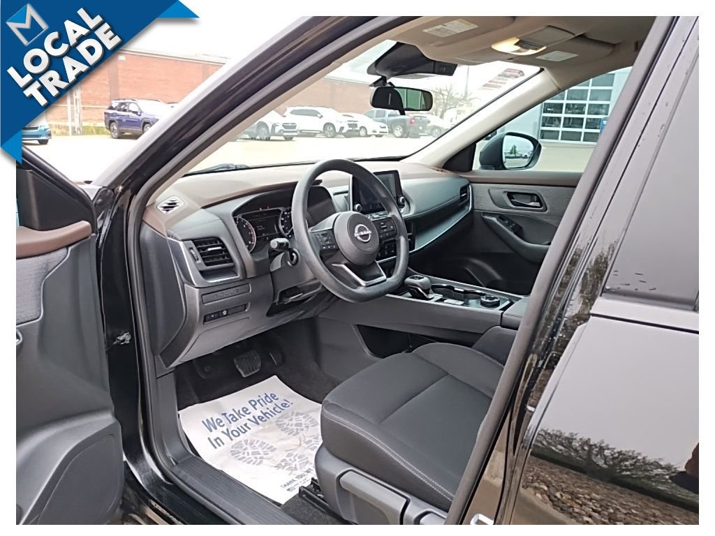 Used 2023 Nissan Rogue S AWD/4WD image 19