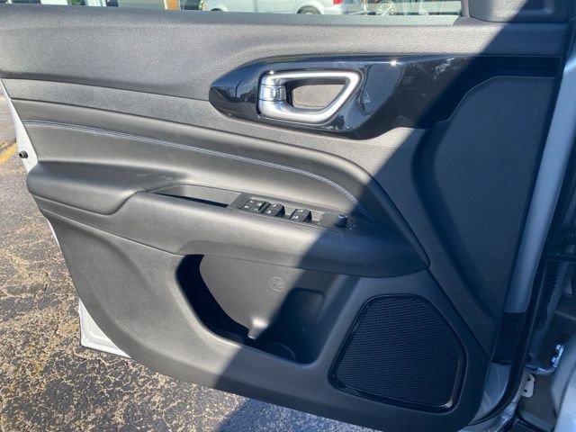 New 2026 Jeep Compass Altitude image 17