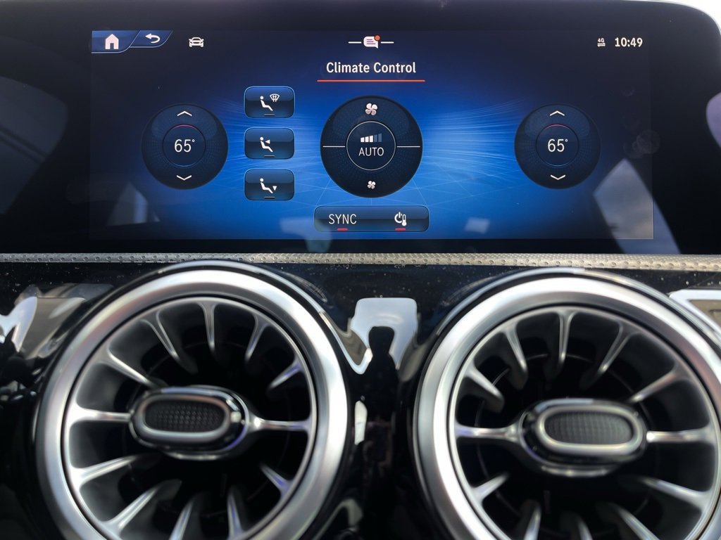 Used 2025 Mercedes-Benz CLA 35 AMG 4MATIC image 43