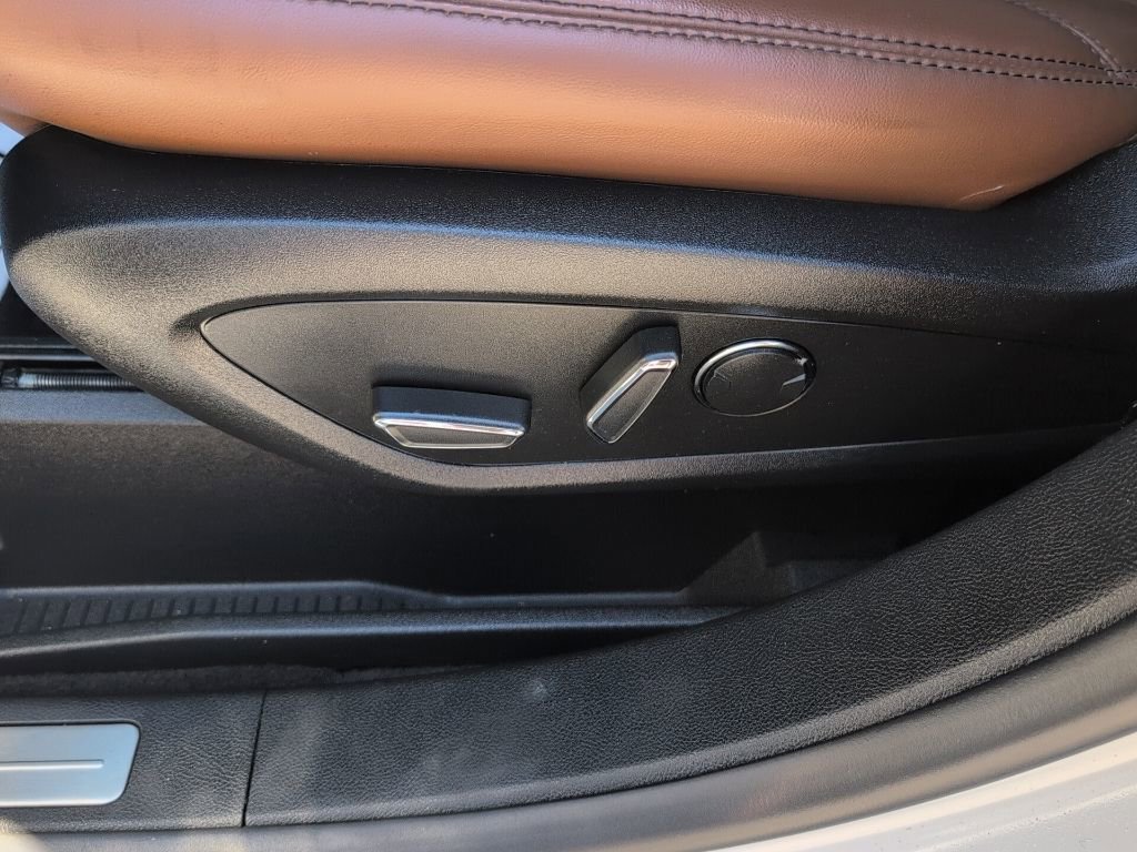 Used 2023 Lincoln Nautilus Reserve w/ Equipment Group 201A image 9