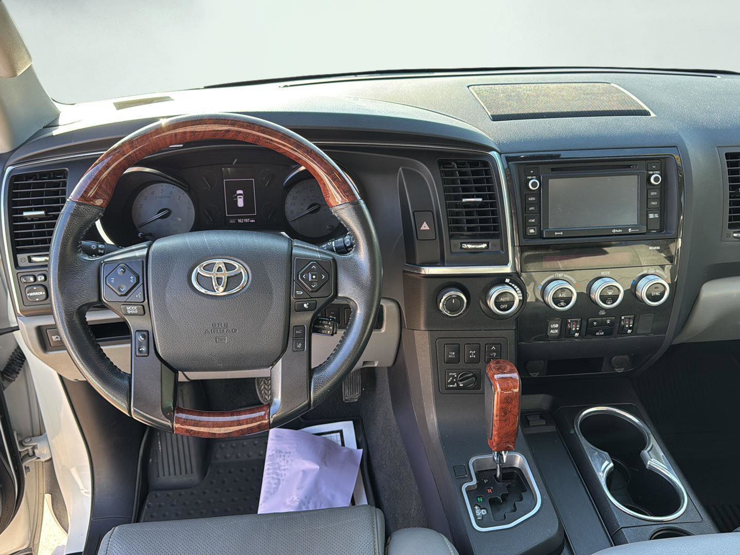 Used 2019 Toyota Sequoia Platinum AWD/4WD image 10