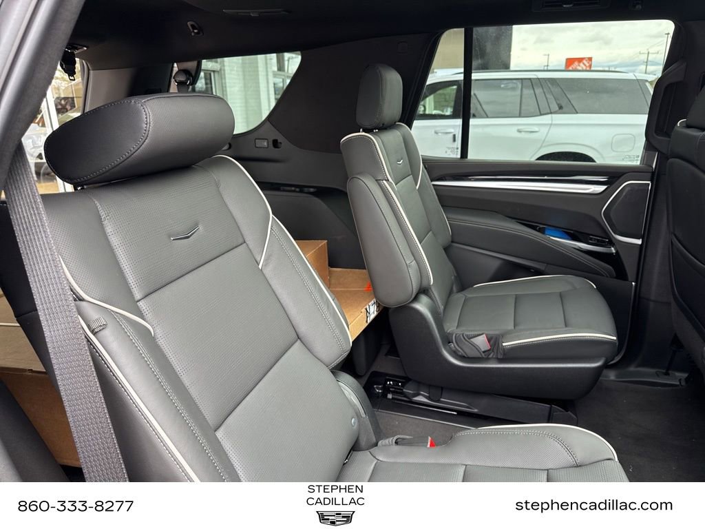 New 2026 Cadillac Escalade Sport w/ LPO, ONYX Package AWD/4WD image 29