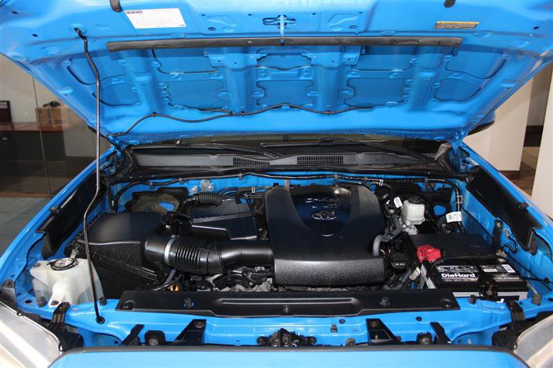 Used 2020 Toyota Tacoma SR5 AWD/4WD image 13