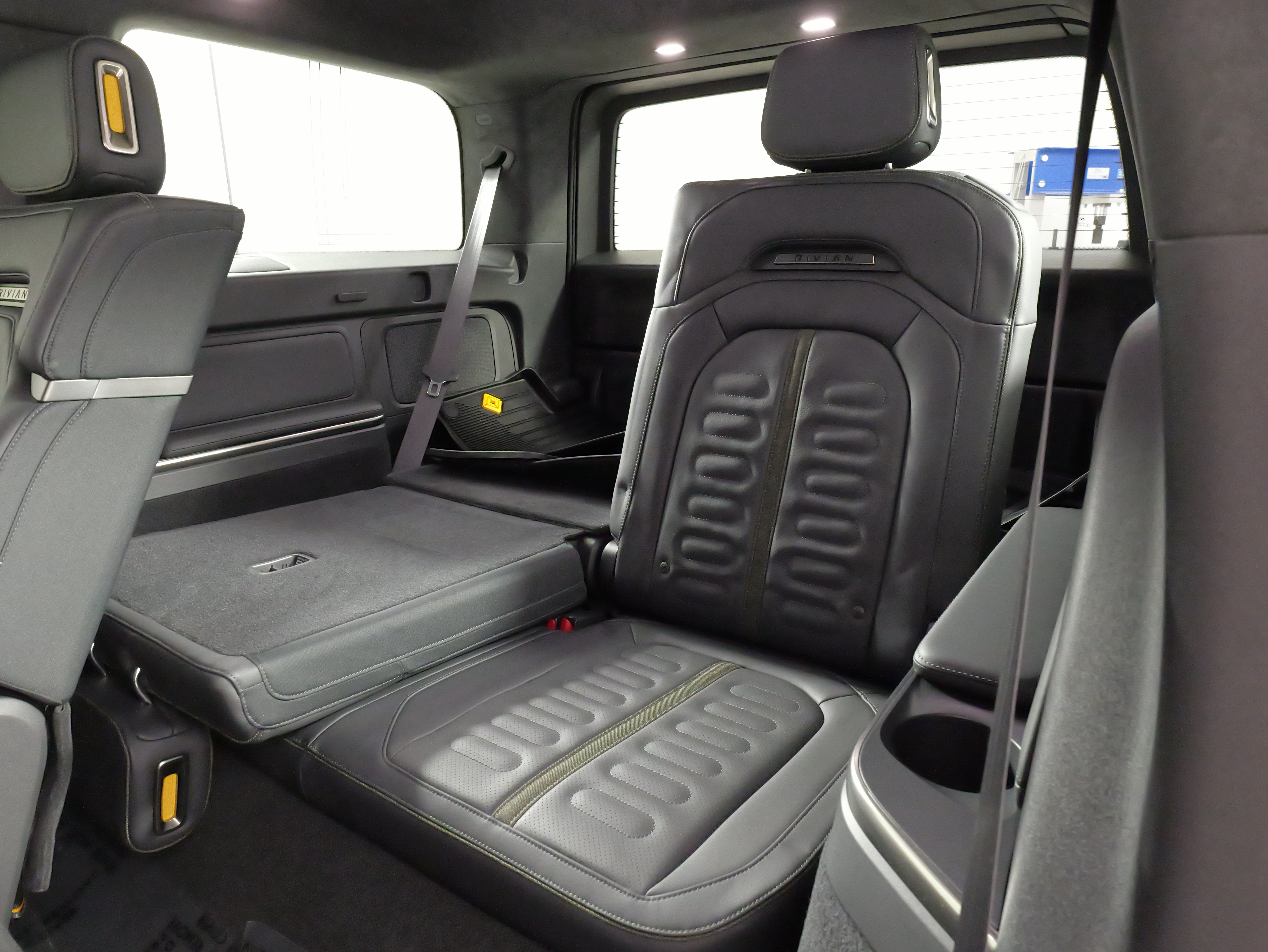Used 2023 Rivian R1S Adventure AWD/4WD image 38