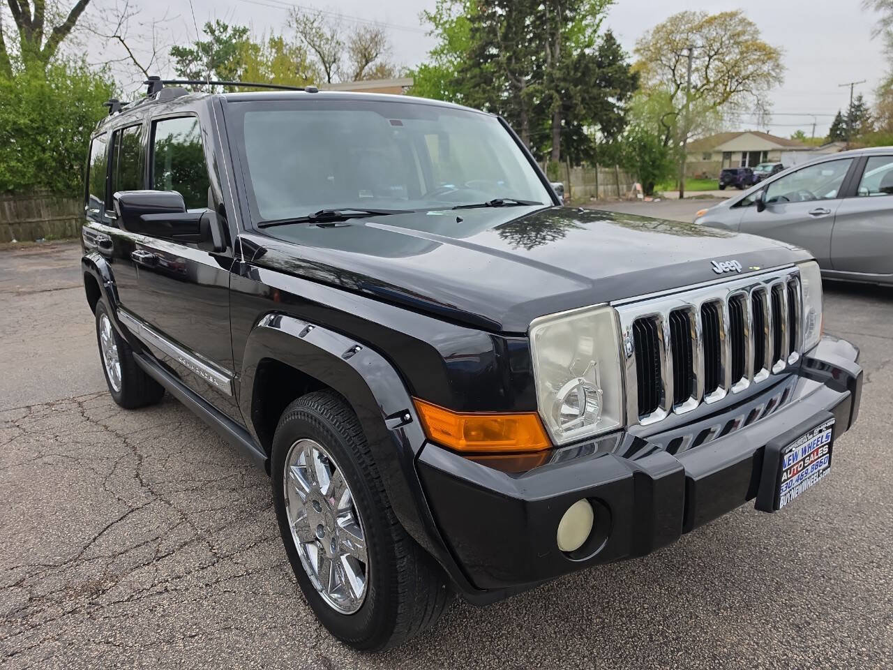Used 2010 Jeep Commander Limited AWD/4WD image 5
