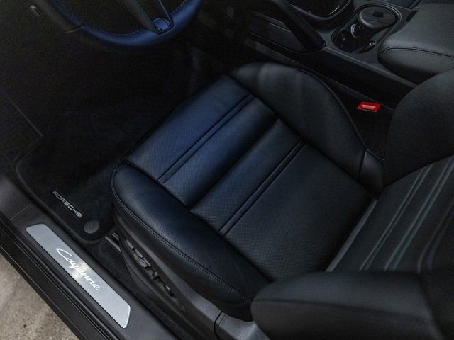 New 2026 Porsche Cayenne Coupe image 25