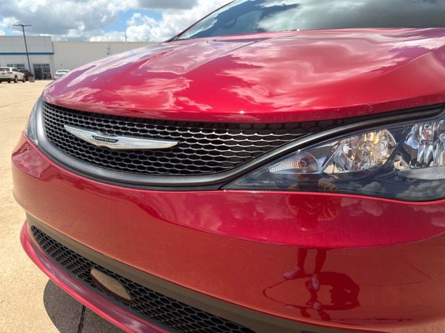 New 2026 Chrysler Voyager LX FWD image 6