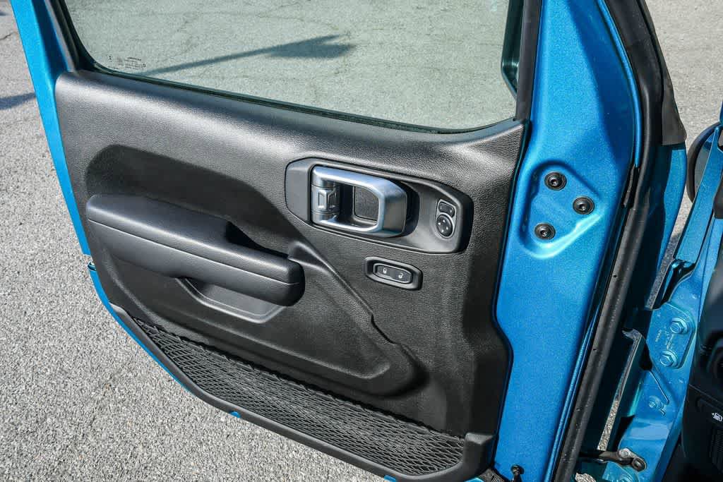 Used 2024 Jeep Wrangler Unlimited Rubicon 4xe w/ Convenience Group AWD/4WD image 28