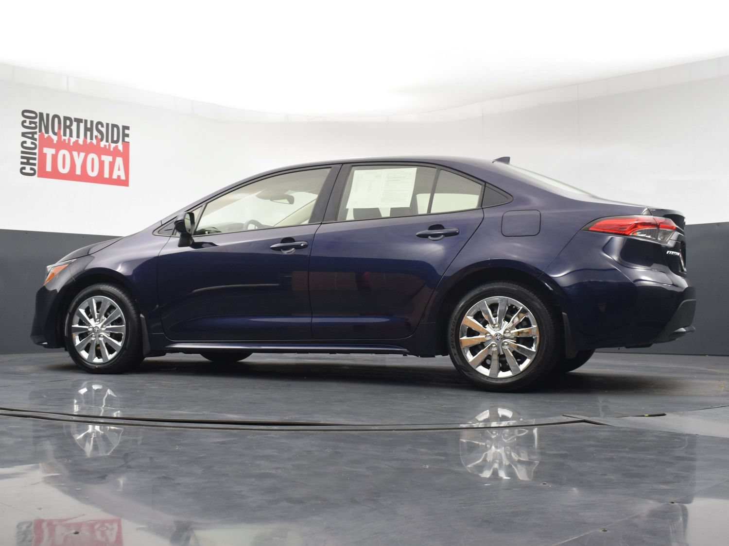 Used 2020 Toyota Corolla LE FWD image 25