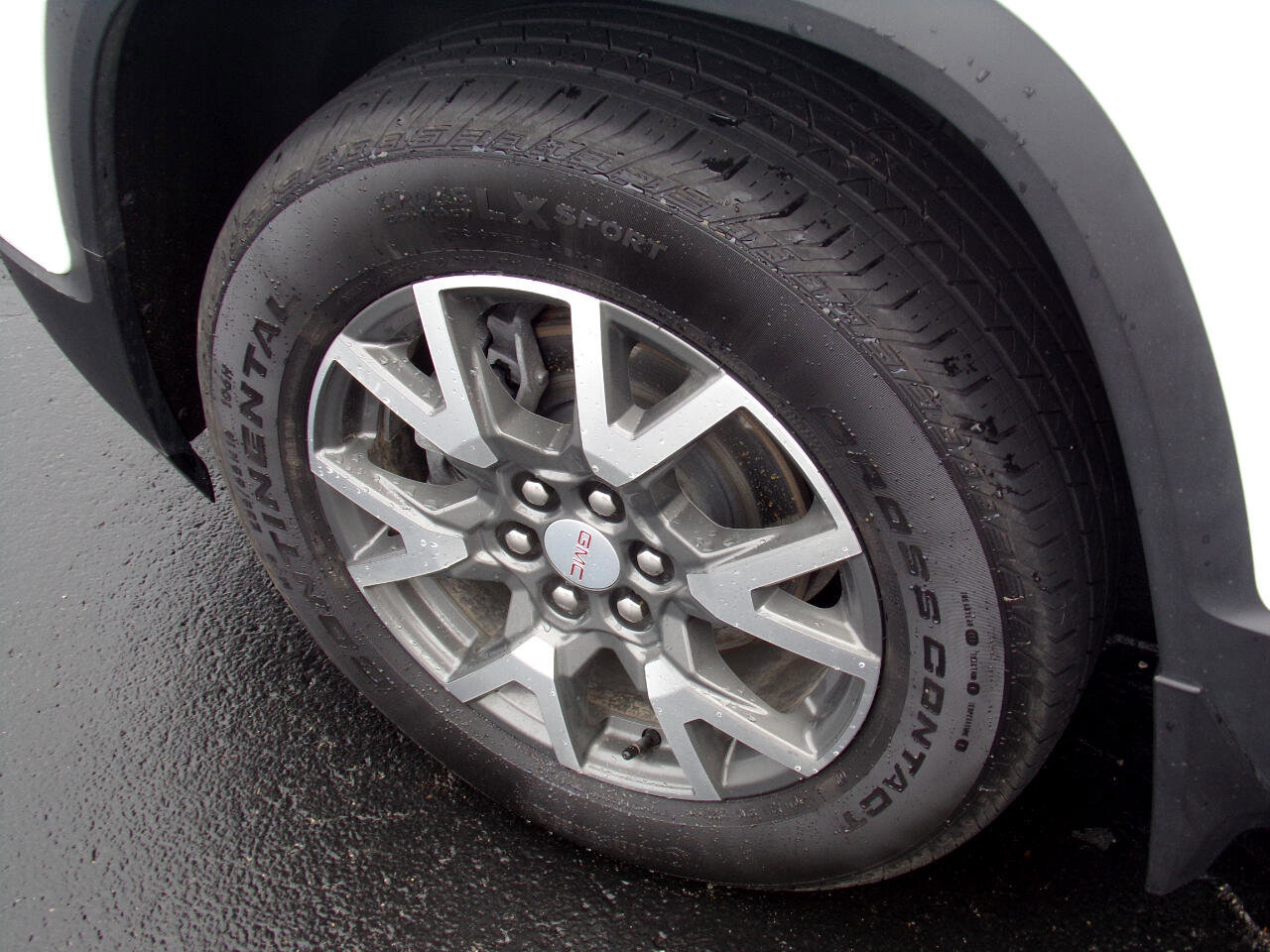 Used 2023 GMC Acadia SLE w/ Driver Convenience Package image 9