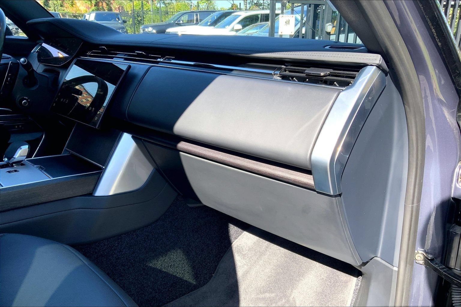 Certified 2024 Land Rover Range Rover SE AWD/4WD image 18