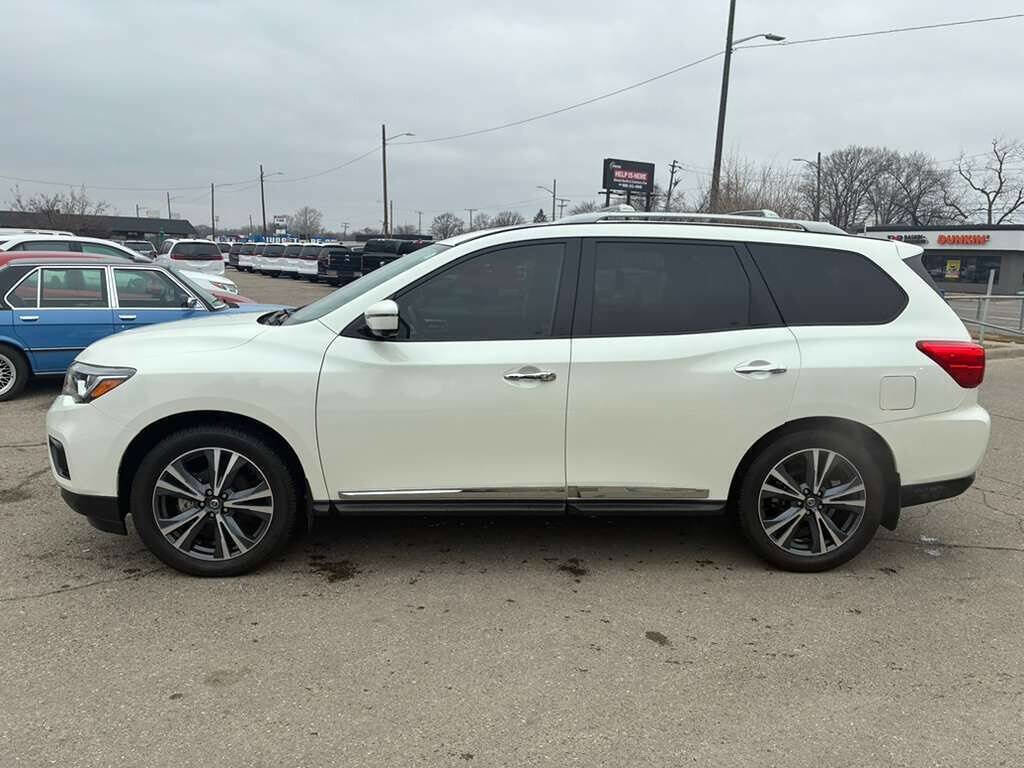 Used 2019 Nissan Pathfinder Platinum image 5