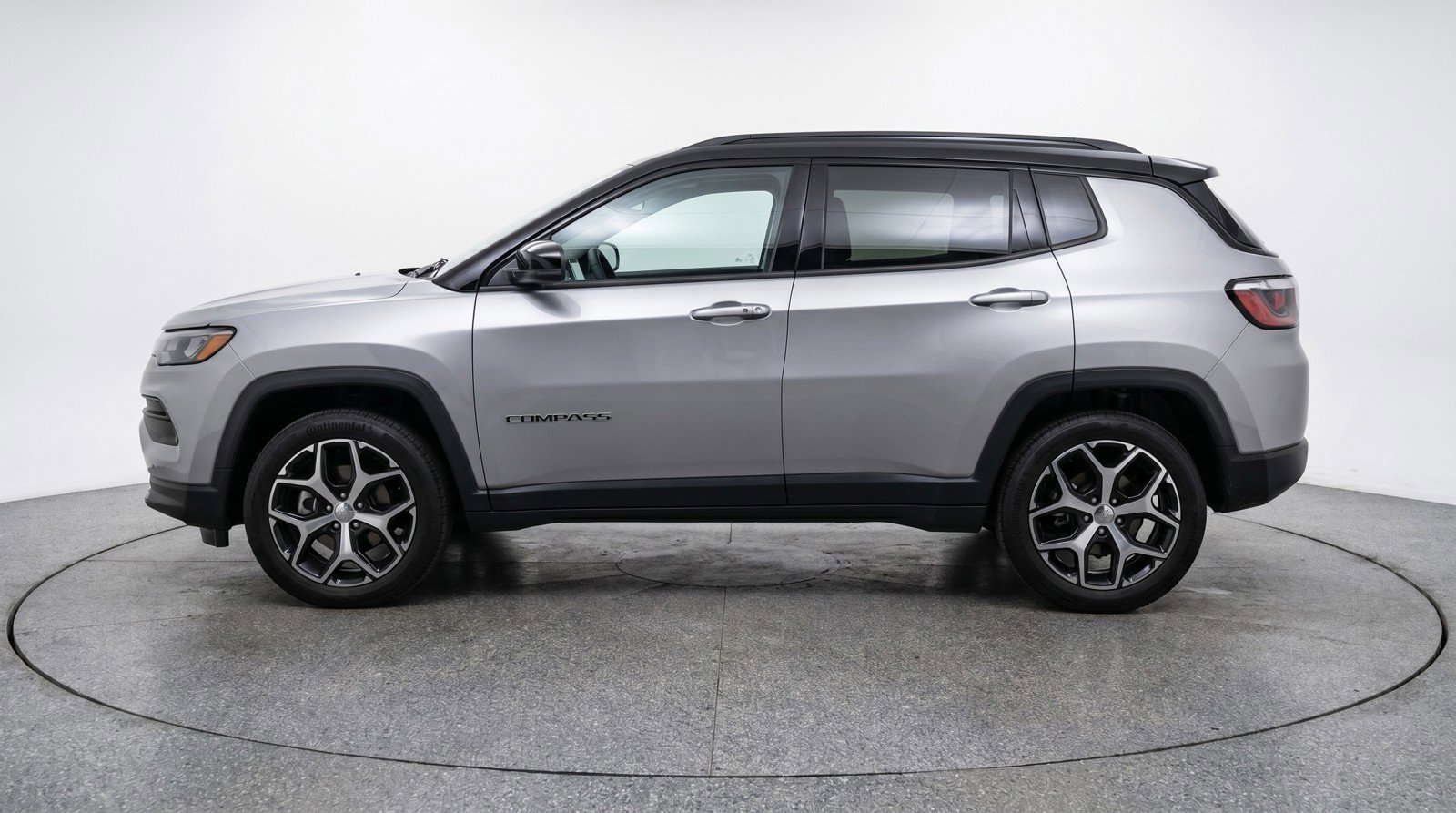 Used 2025 Jeep Compass Limited AWD/4WD image 5