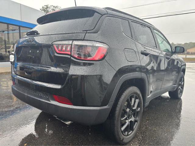 Used 2022 Jeep Compass Latitude w/ Sun and Sound Group AWD/4WD image 10