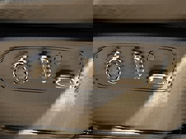 Used 2024 Cadillac Escalade ESV V image 25