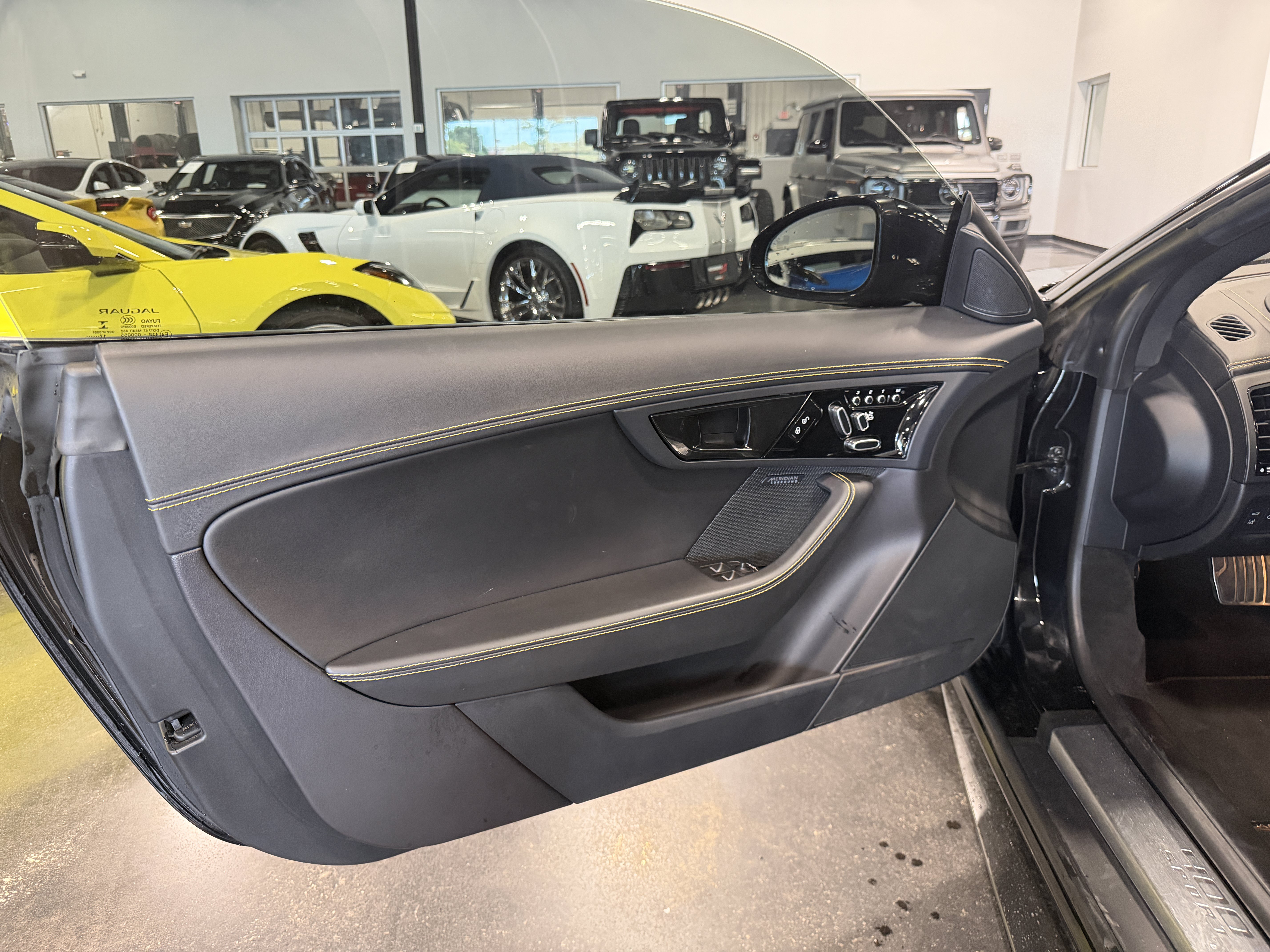 Used 2018 Jaguar F-TYPE 400 Sport RWD image 9