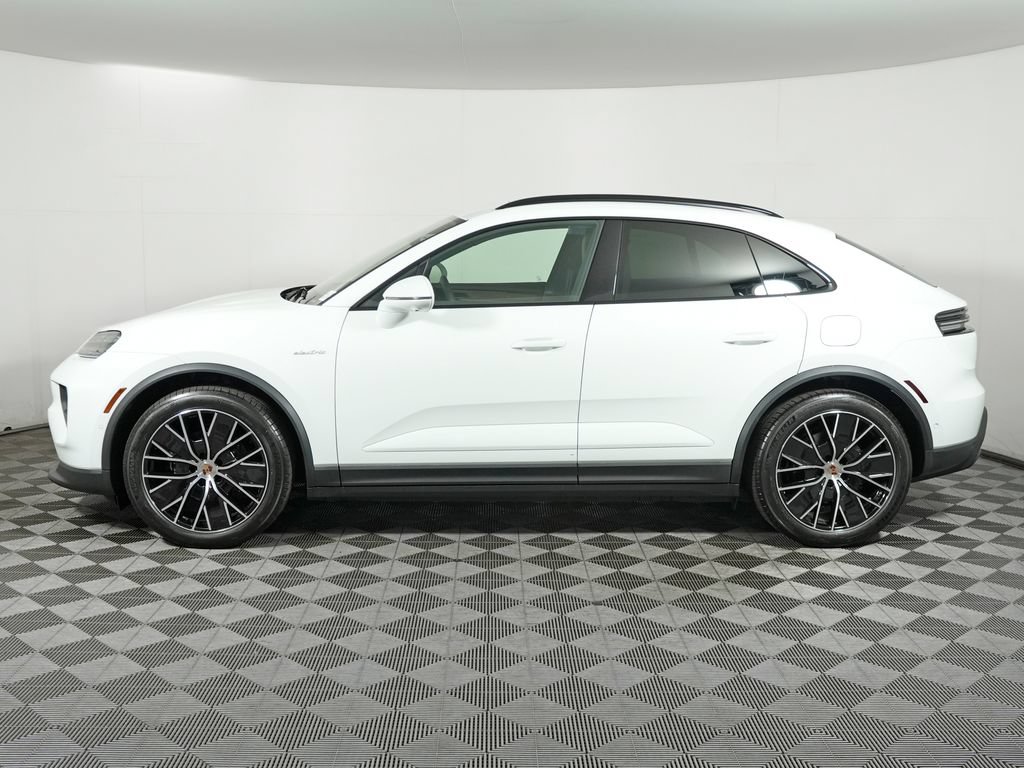 New 2026 Porsche Macan 4 Electric AWD/4WD image 2