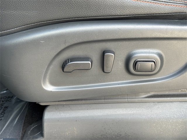 Used 2024 Nissan Titan PRO-4X w/ Pro-4x Convenience Package image 16