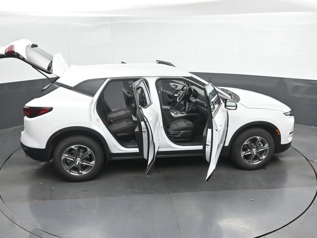 Used 2025 Chevrolet Blazer LT AWD/4WD image 51