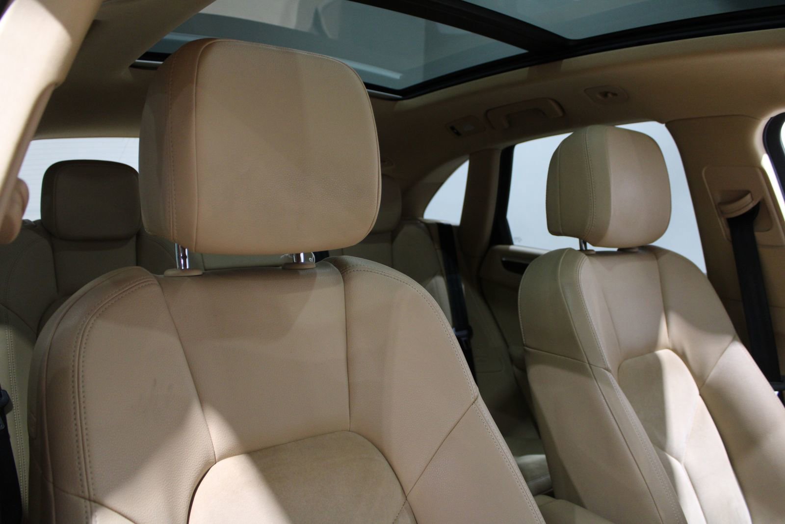 Used 2015 Porsche Macan S image 33