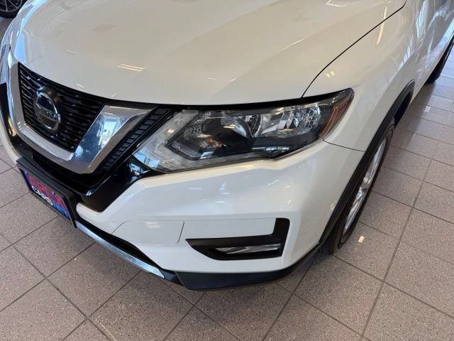 Used 2018 Nissan Rogue SV w/ Sun & Sound Touring Package AWD/4WD image 37