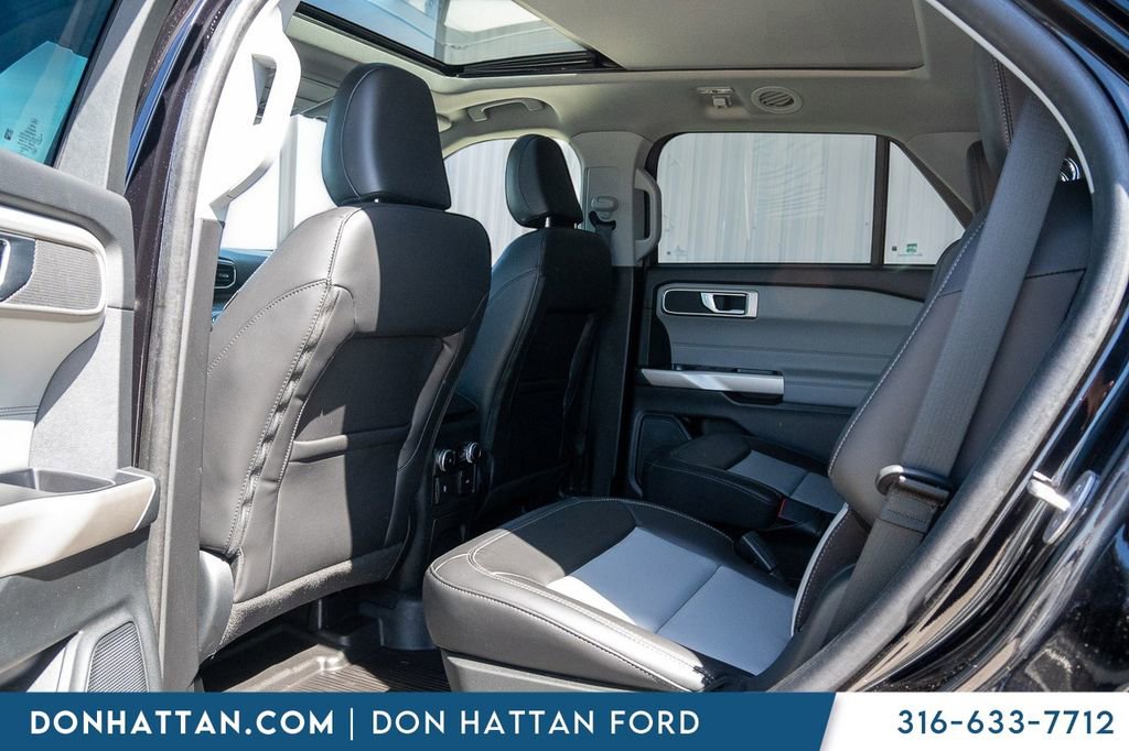 Used 2023 Ford Explorer XLT w/ Equipment Group 202A AWD/4WD image 21