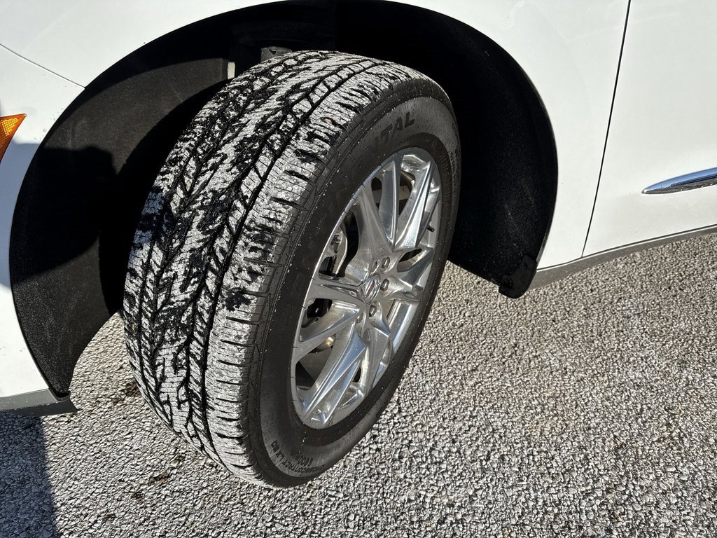 Used 2023 Buick Enclave Essence w/ Experience Buick Package image 2