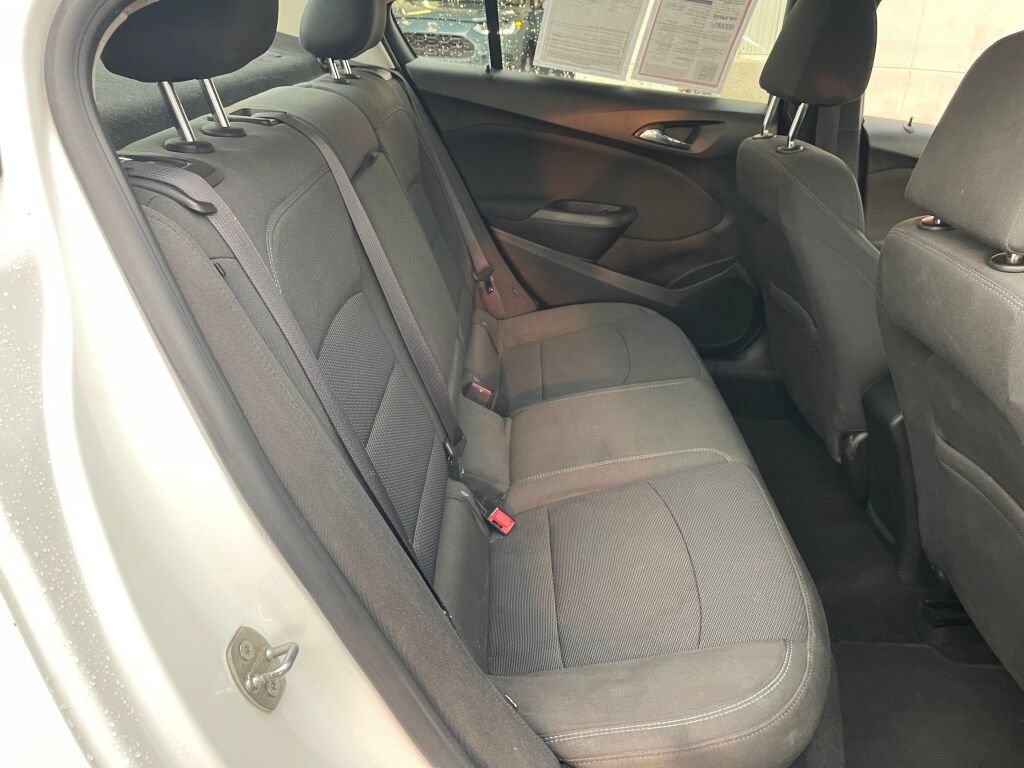 Used 2016 Chevrolet Cruze LT FWD image 25