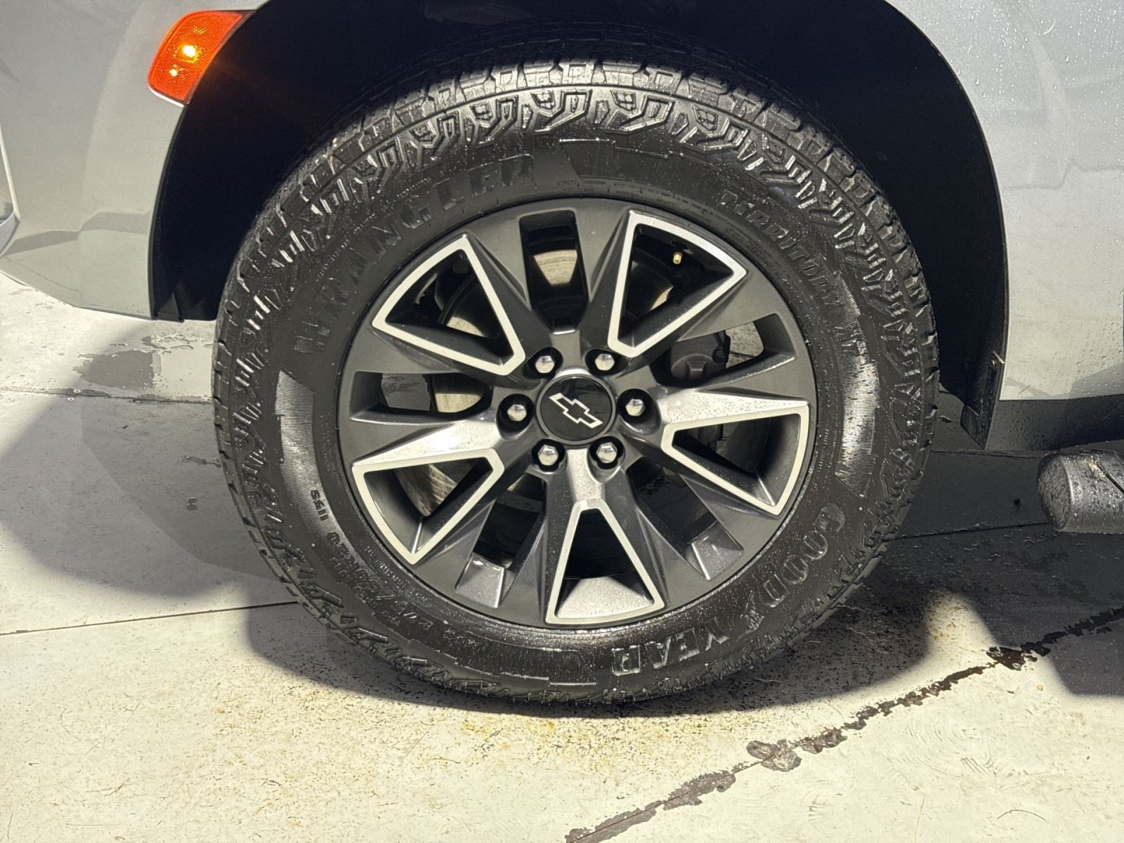 Used 2024 Chevrolet Suburban Z71 AWD/4WD image 13