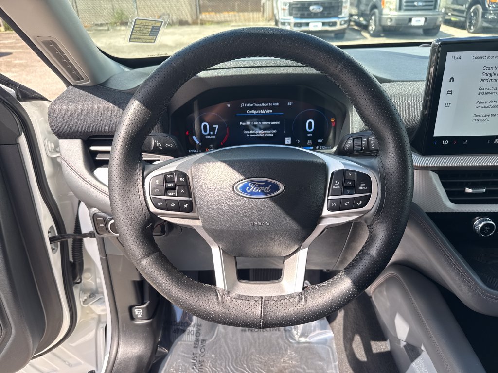 Used 2025 Ford Explorer Active RWD image 15