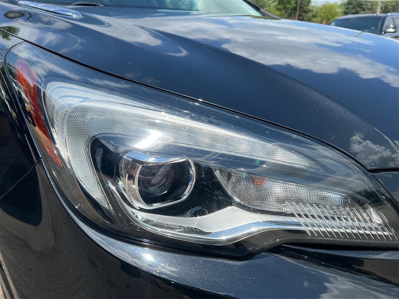 Used 2019 Buick Envision Premium w/ Driver Confidence Package AWD/4WD image 18