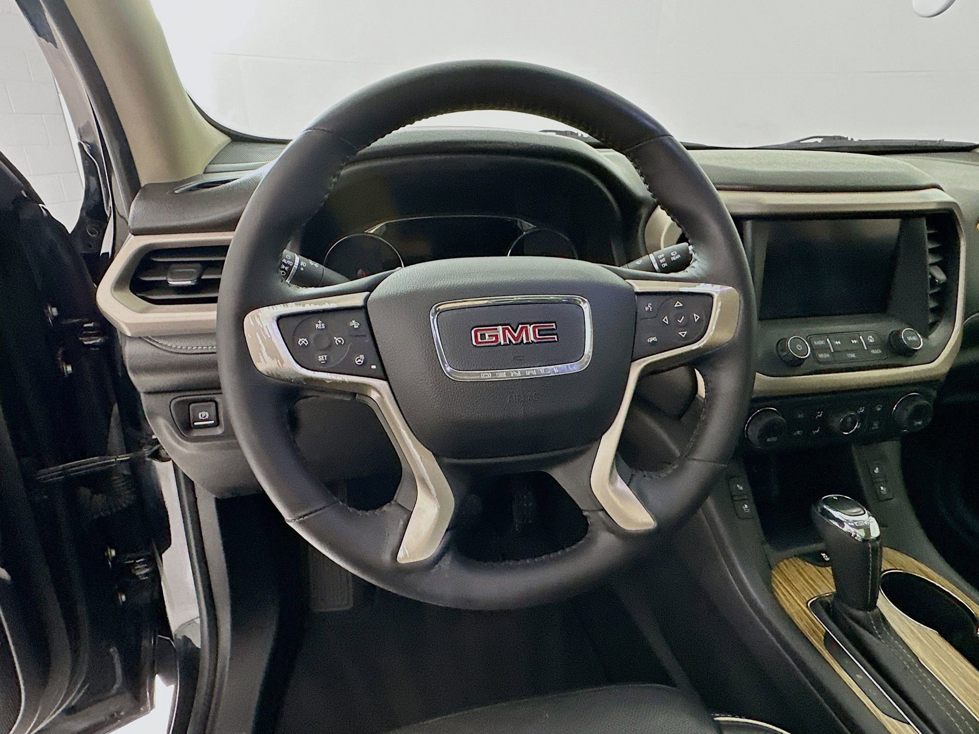 Used 2017 GMC Acadia Denali FWD image 12