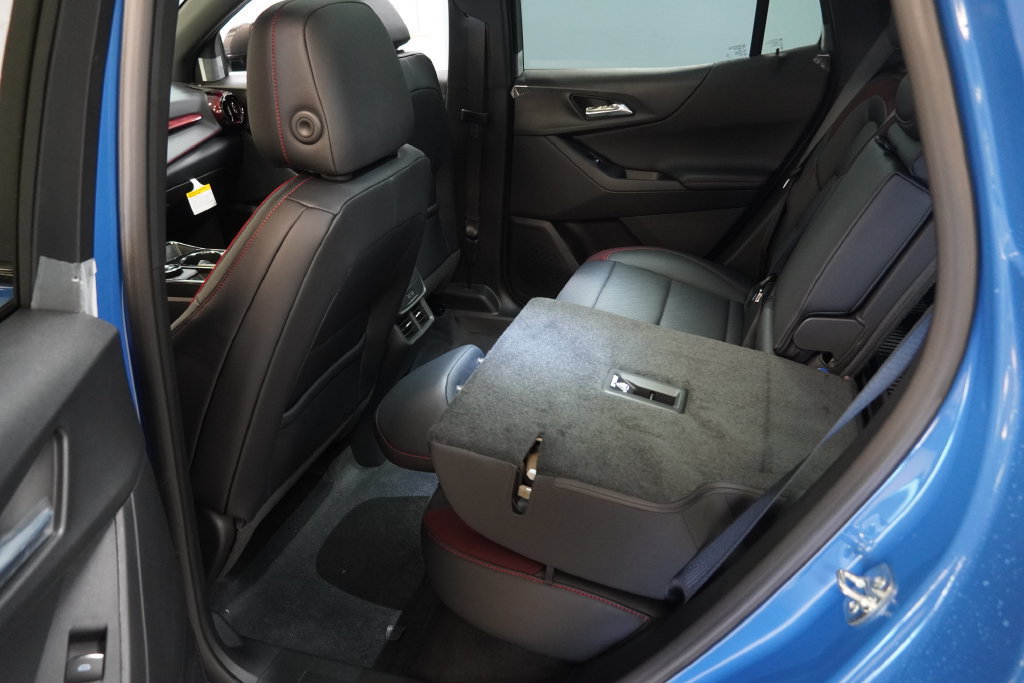 New 2027 Chevrolet Equinox RS w/ LPO, Floor Liner Package AWD/4WD image 19