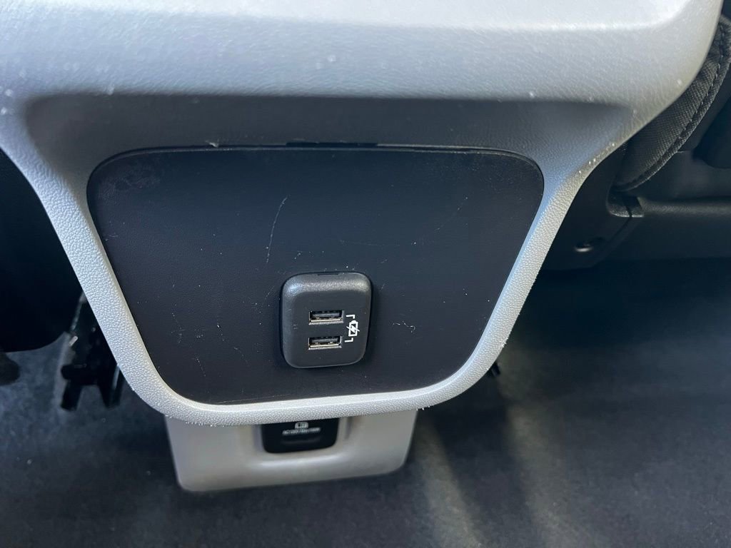 Used 2024 GMC Terrain SLT image 31