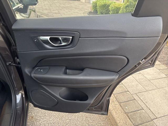 Used 2025 Volvo XC60 B5 Plus AWD/4WD image 12