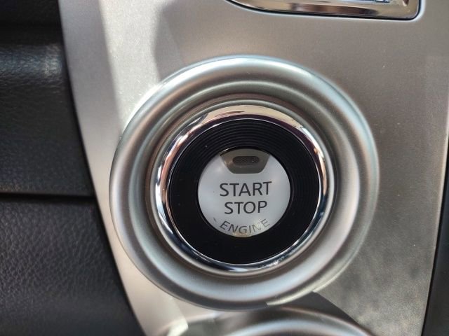 Used 2017 Nissan Titan SV image 19