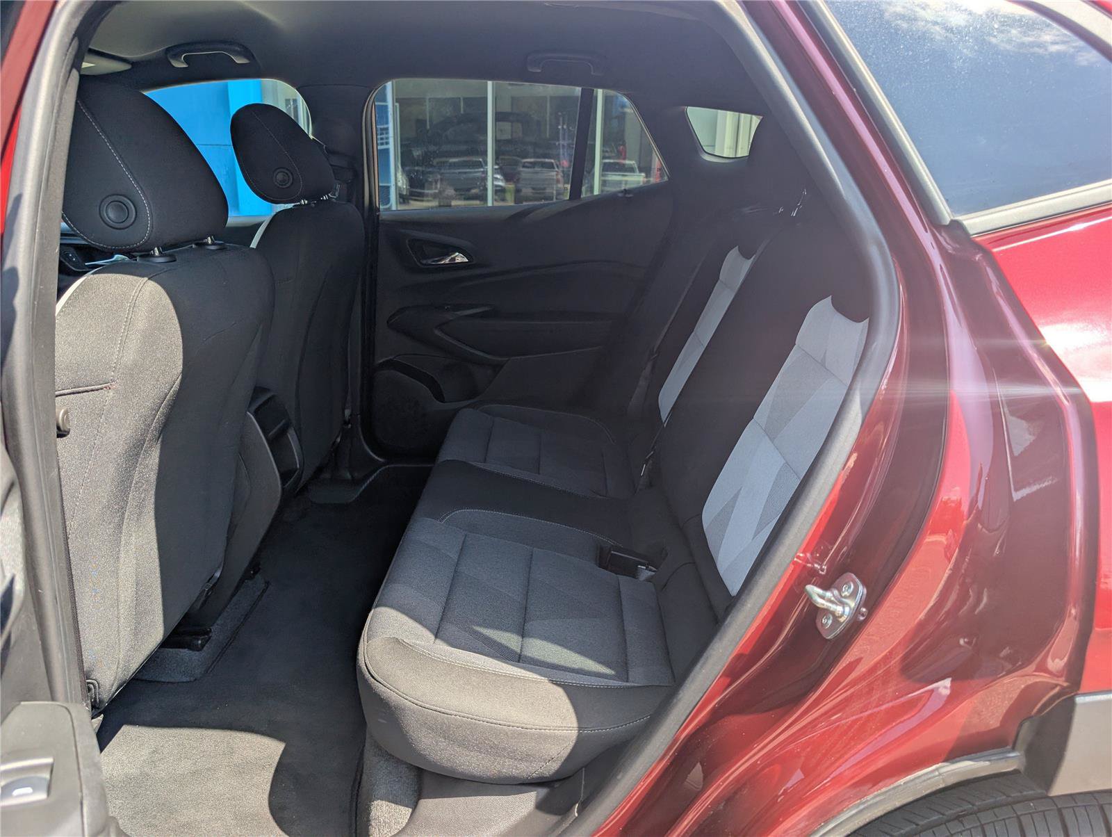 Used 2025 Chevrolet Trax RS w/ Driver Confidence Package FWD image 29