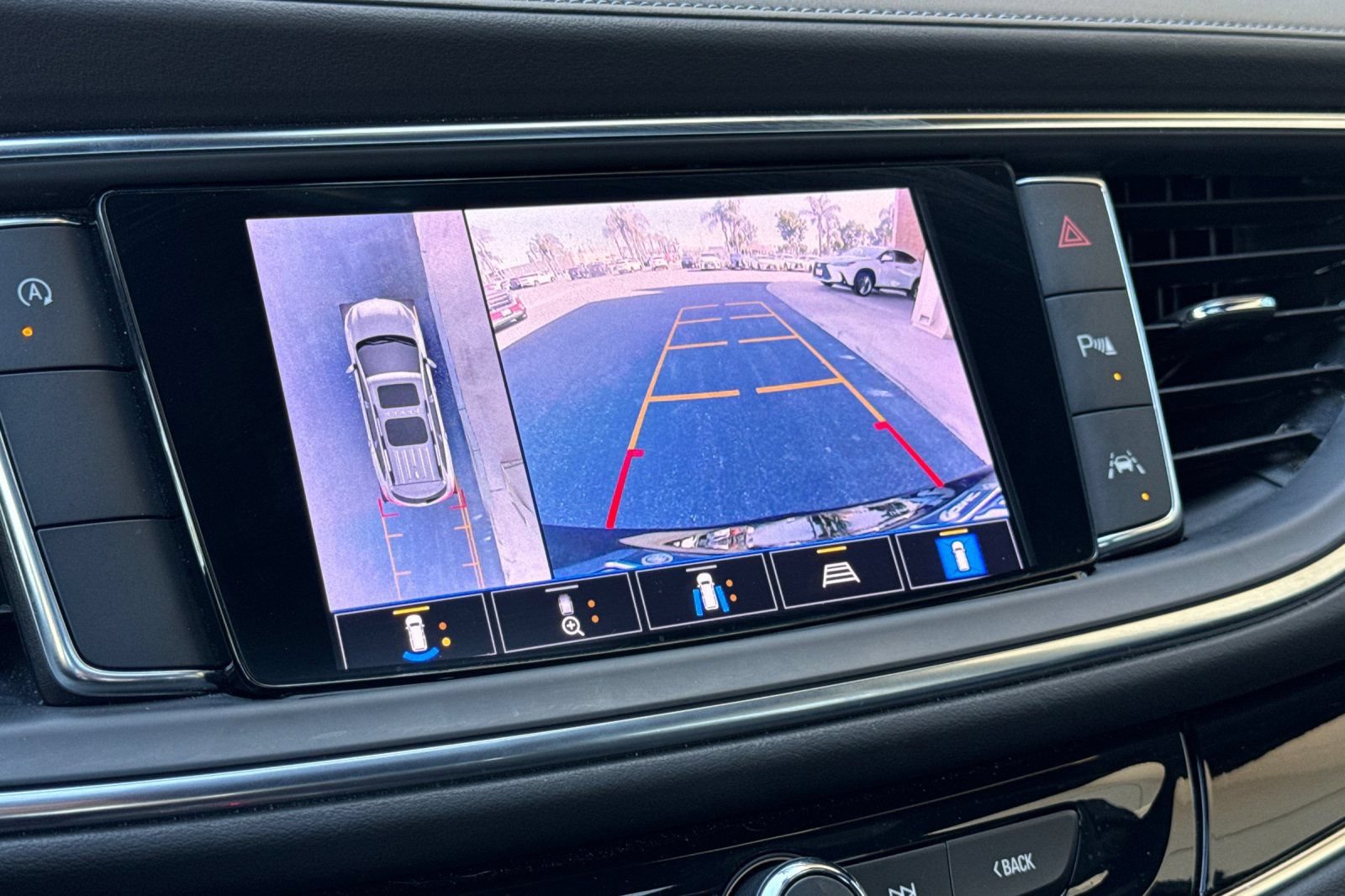 Certified 2024 Buick Enclave Avenir FWD image 21