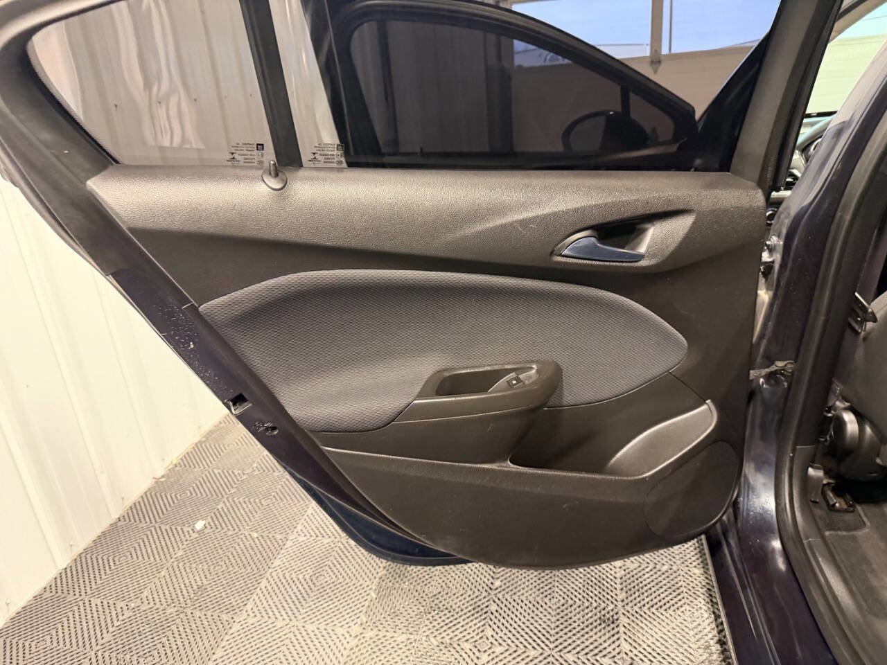 Used 2016 Chevrolet Cruze LT FWD image 18